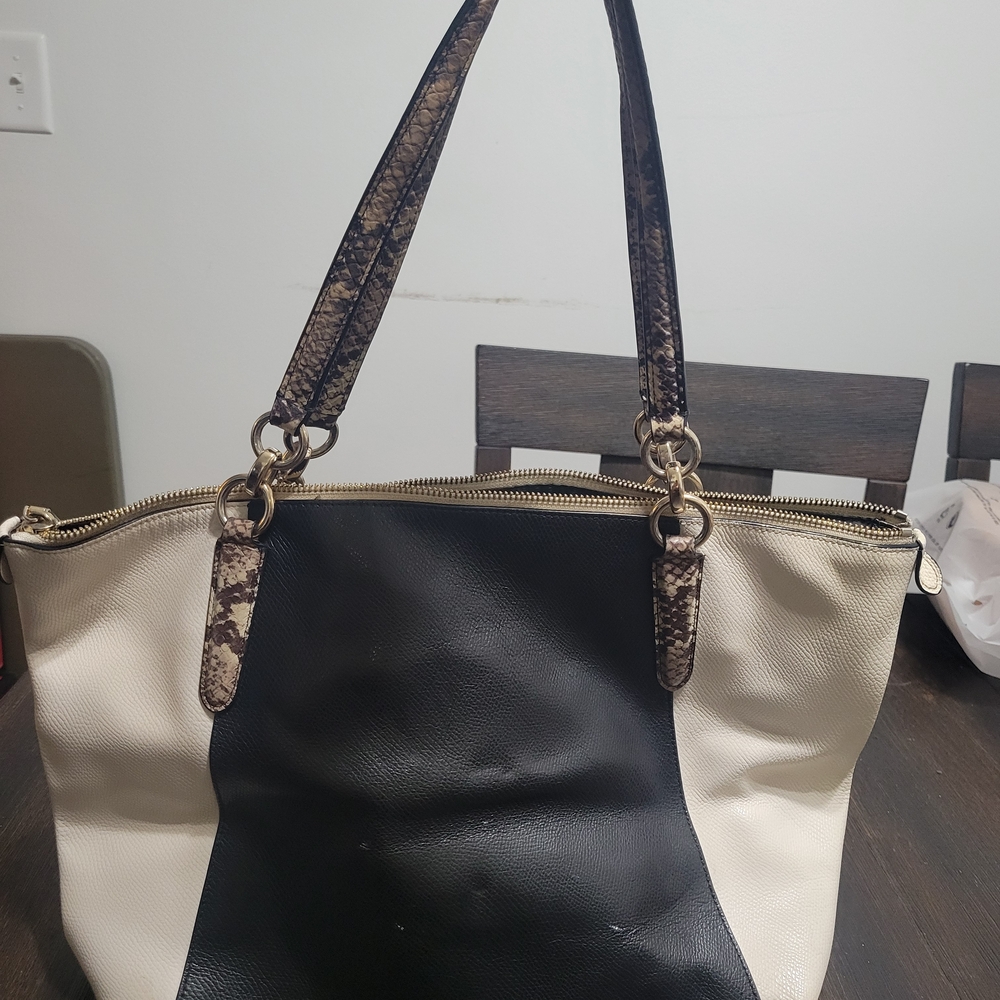 Coach Black and Cream Shoulder Bag with Snakeskin Accents - Picture 2 of 10